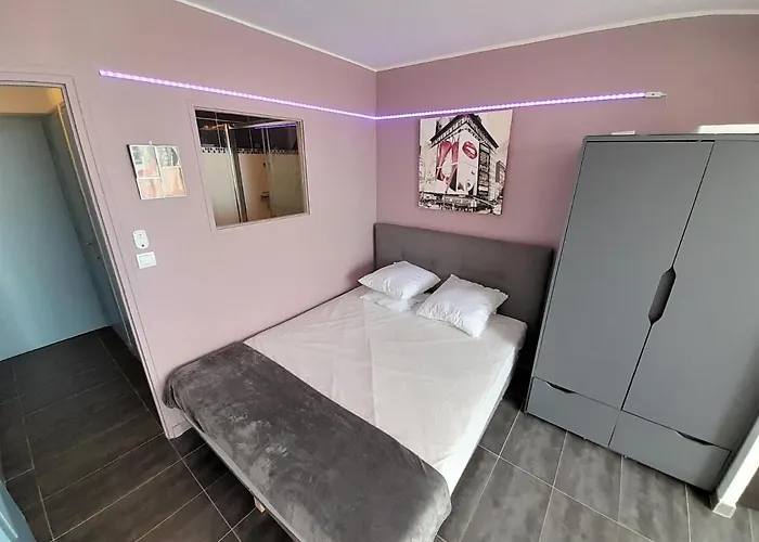 Village Naturiste Baby Doll